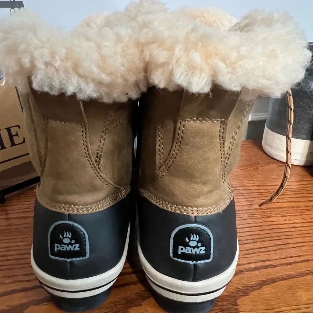 PAWZ -Women's Ginnie Boots Women’s Snowboots. NWOT - Picture 4 of 7